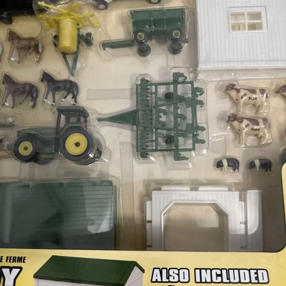 1/64 Ertl Farm Country John Deere Shed & Equipment Set 2004 Hard to Find 40 Pcs